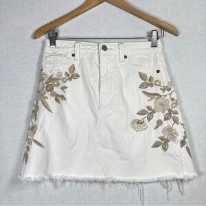 Abercrombie & Fitch A-Line Mini Skirt Women’s 26/2 White Embroidered Distressed